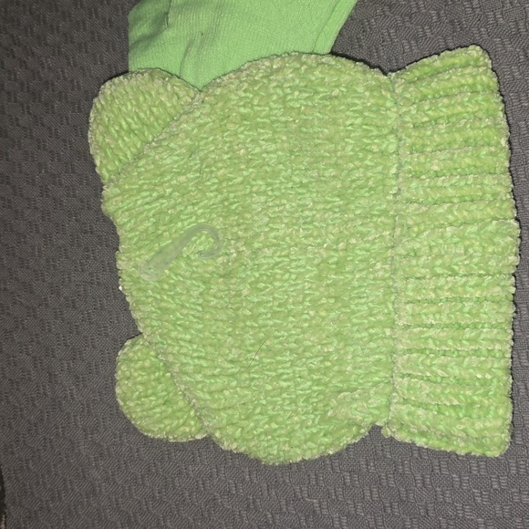 2 piece Kids Frog Winter Hat and Gloves! Unisex. - Picture 2 of 8